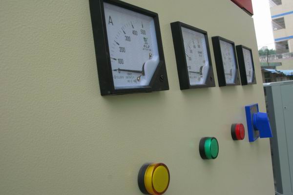 久治配电柜-3683讲讲配电柜注意事项